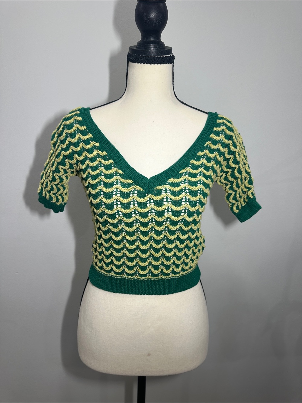 ZARA Green & Yellow V‑Neck Knit Crop Cropped Top Crochet COTTON Size Small